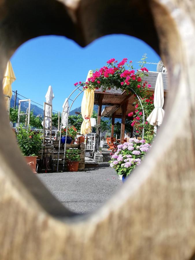 Gasthof Zur Schmiede Berg im Drautal Exterior foto